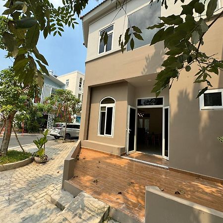 Lá Homestay Long Xuyên Exterior foto